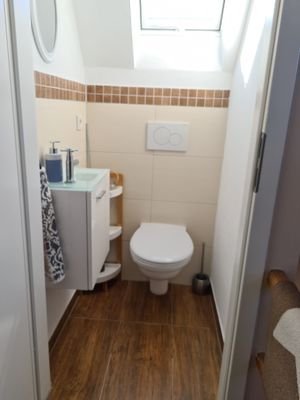 Gäste-WC im 1 Stock.jpg