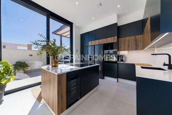 Stylish 3-Bedroom Houses in a Golf Resort in Pilar de la Horadada