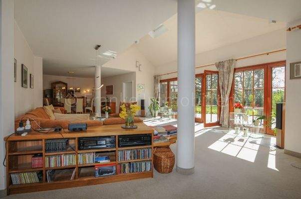 Blick Richtung Terrasse und Essbereich