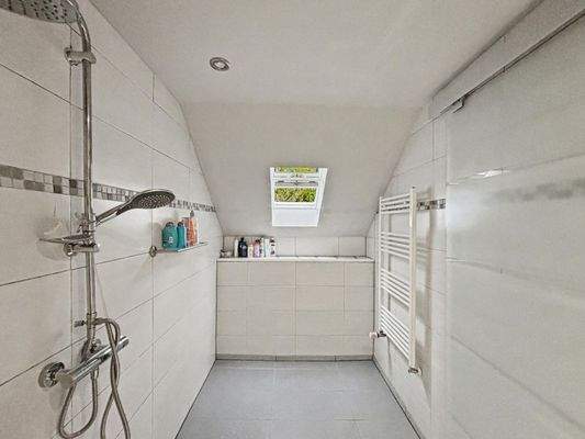 Badezimmer Ansicht II