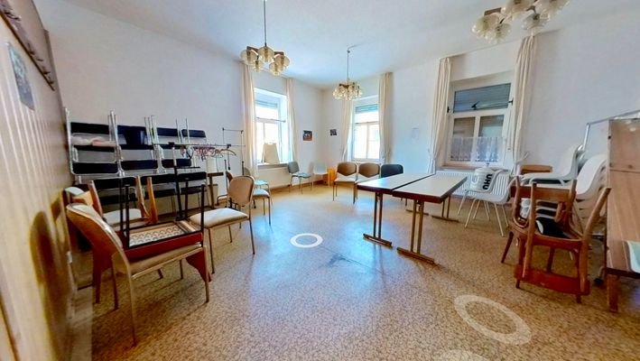 Gastsaal Gewerbeeinheit.jpg