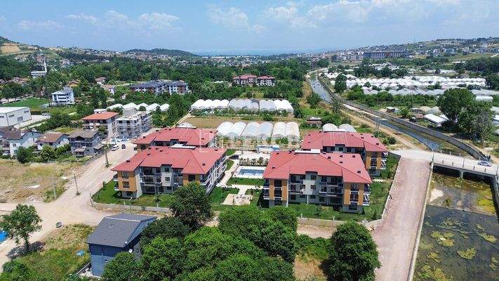 Flats for Sale in a Secure Complex with a Pool in Yalova