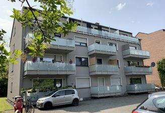 Rückansicht mit Balkon