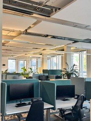 viele Arbeitsplätze