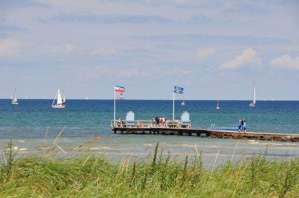 Bademole am Steiner Strand