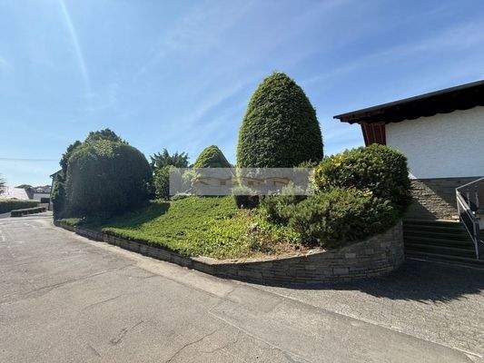 Wunderschön angelegter Vorgarten