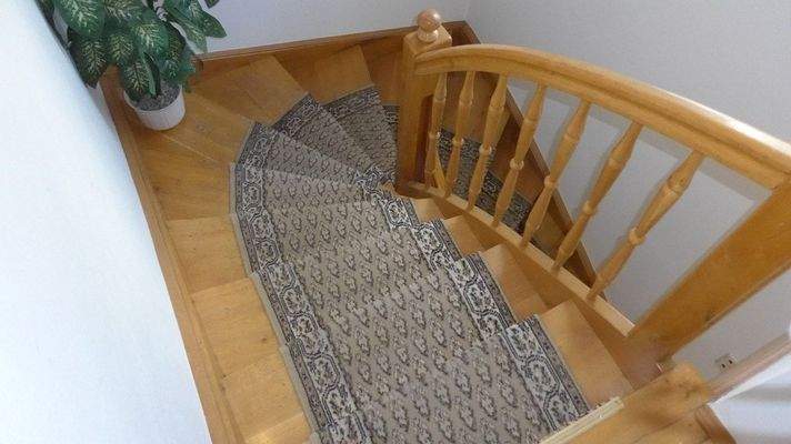 Treppen WE zu hinteren Zugang