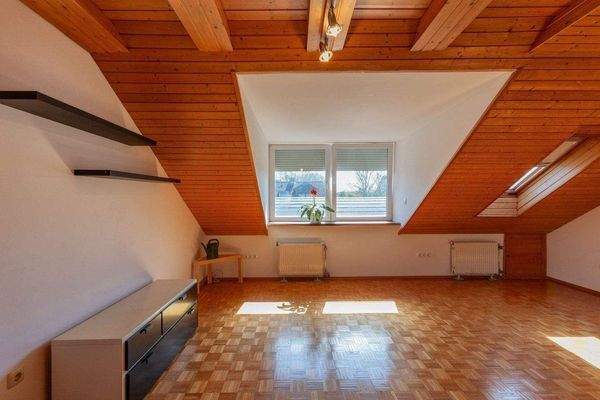 Atelier oder Wohnbereich DG