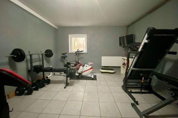 Fittnesraum im Keller