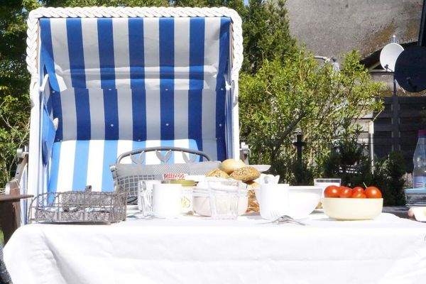 Frühstück auf der Terasse 