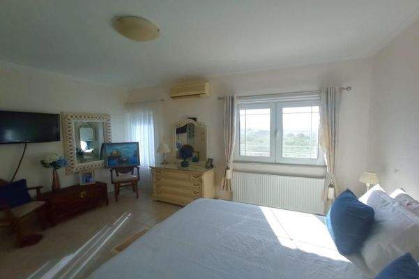 Kreta, Kavousi: Tolle Villa mit Pool, Meerblick und Olivenhain zu verkaufen