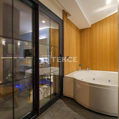 Boutique Hotel with Pool Close to Center and Beaches in Alaçatı Çeşme