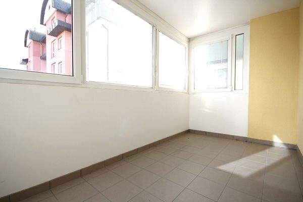 Schöne 2-Zi-Wohnung in Zentrumslage inkl. Tiefgaragenplatz 