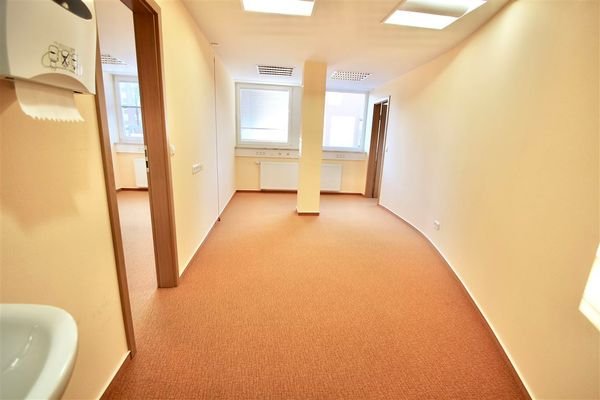 Behandlung/Büro