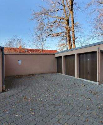 2 Einzelgaragen nebeineinander