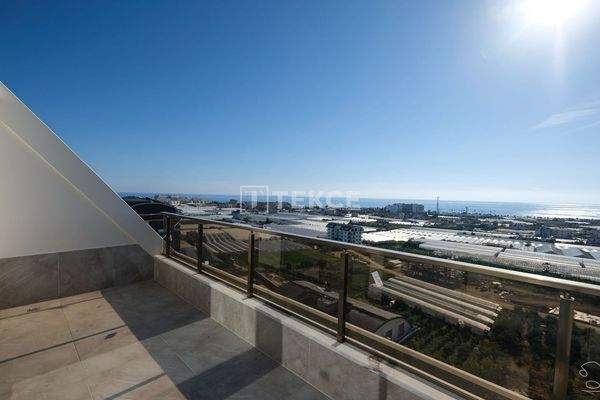 Sea and City-View Apartments in a Complex in Antalya Alanya