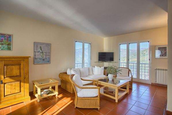 DA815_03 TERRA ITALIA IMMOBILIEN_REAL ESTATE_FOR S