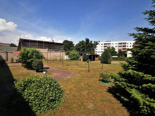 Innenhof hinter dem Wohnhaus