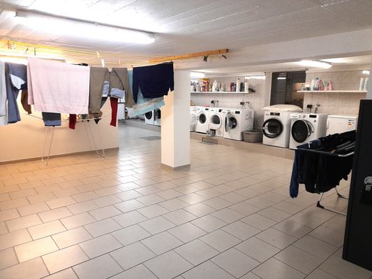 sehr großer Waschkeller