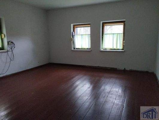 großes Zimmer im OG