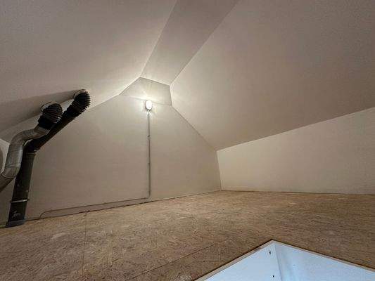 Heller Dachbodenraum