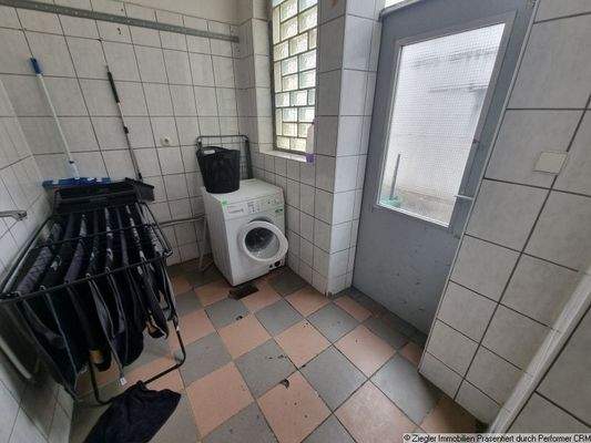 08 Vorderhaus EG Friseur Waschküche