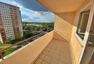 Ausblick von der Loggia Richtung Mainparksee