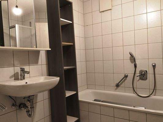 EG_Badezimmer mit Wanne ...