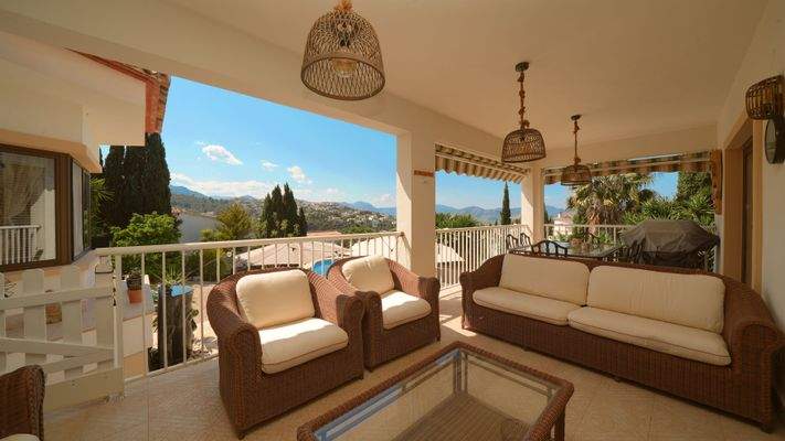 Überdachte Terrasse 