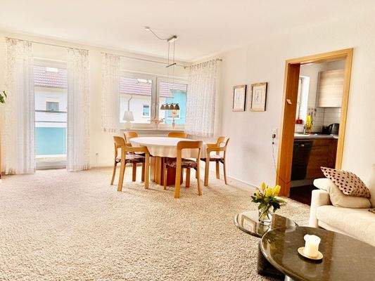 Einladender Wohn- und Essbereich