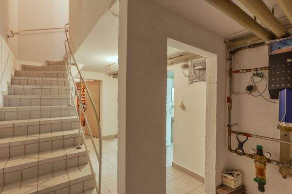Treppe ins Kellergeschoss