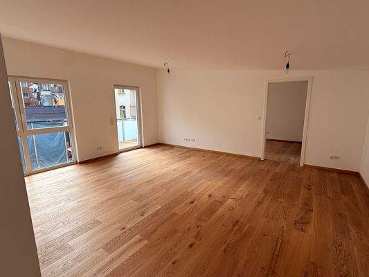 Wohnen/Kochen/Essen mit Zugang zum großen Balkon