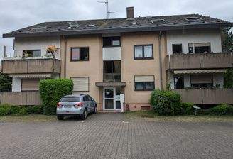 Westansicht vom Parkplatz aus.jpg