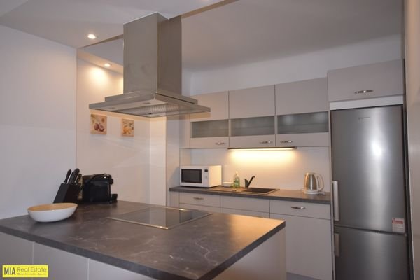 Küche - Neu renovierte 3 Zimmer Wohnung in der Burggasse mit großem Balkon Miete 7. Bezirk Wien