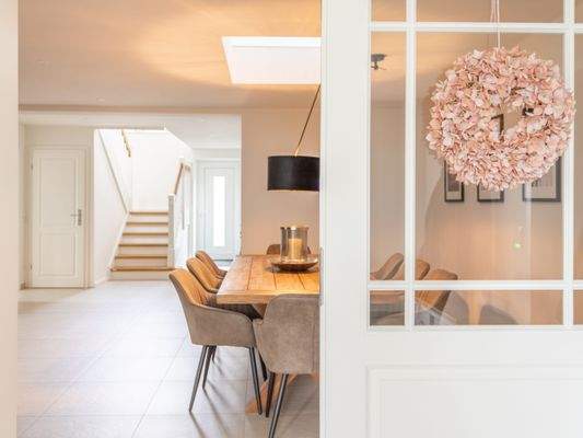 Blick in den großzügigen Essbereich 