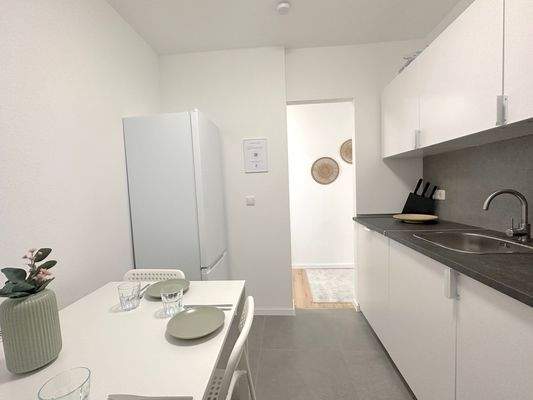 Helle moderne Küche