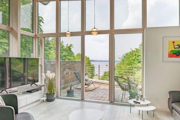 Terrasse vorne mit Wasserblick