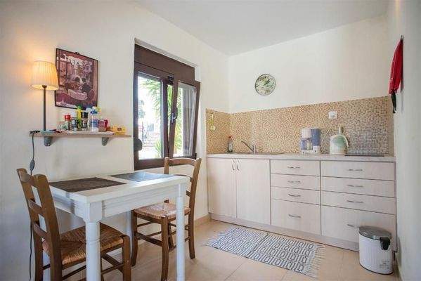 Kreta, Tavronitis: Villa mit Meerblick und 3 unabhängigen Apartments zu verkaufen