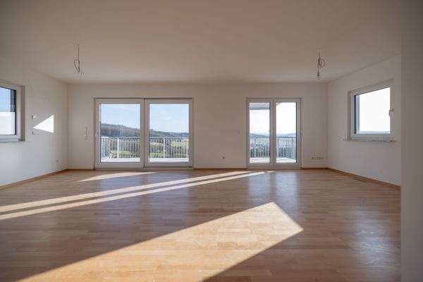 Wohn- / Ess- / Küchenbereich, Blick von Küche Richtung Terrasse