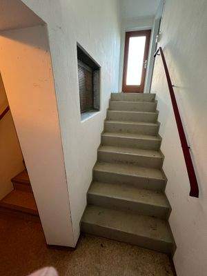 Treppenaufgang-Garten+Garage