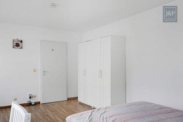 Wohn- und Schlafzimmer
