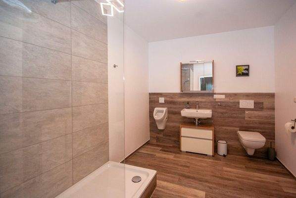 Gemeinschafts Badezimmer