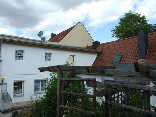 Hofansicht - links oben ausbaubares Atelier.JPG