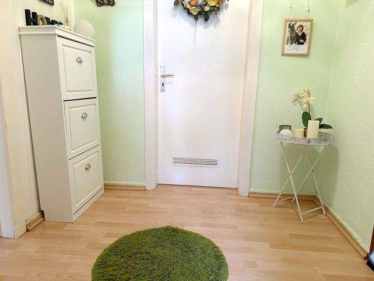 Die Diele mit Abstellraum.