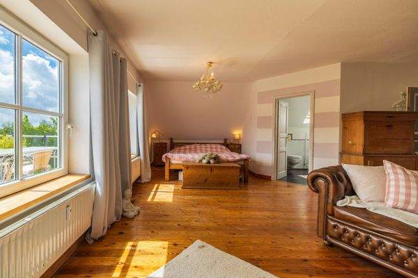 Wohn- und Schlafzimmer