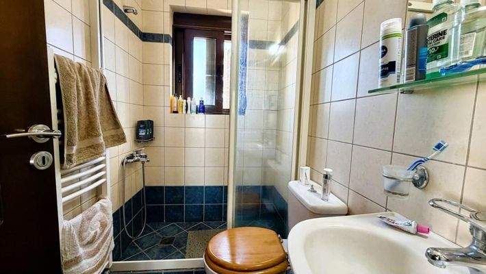 Villa mit Panoramablick auf Meer und weiße Berge auf einem 5.159 m² großen Privatgrundstück