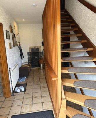 EG_Diele und Treppe ins Dachgeschoss