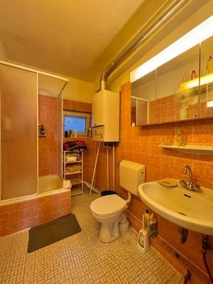 Badezimmer EG Vorderhaus