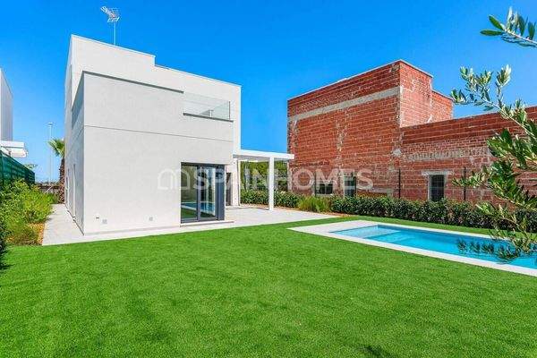 Stylish Detached Golf Villas in Pilar de la Horadada