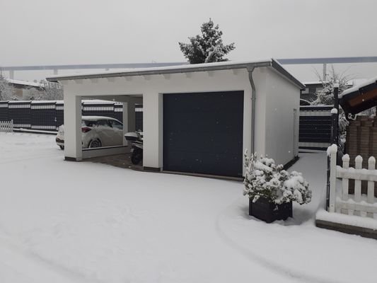 Carport mit Anmieten.jpg